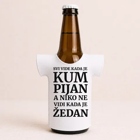 Svi vide kad je kum pijan, a niko ne vidi kada je žedan - Majica za flaše